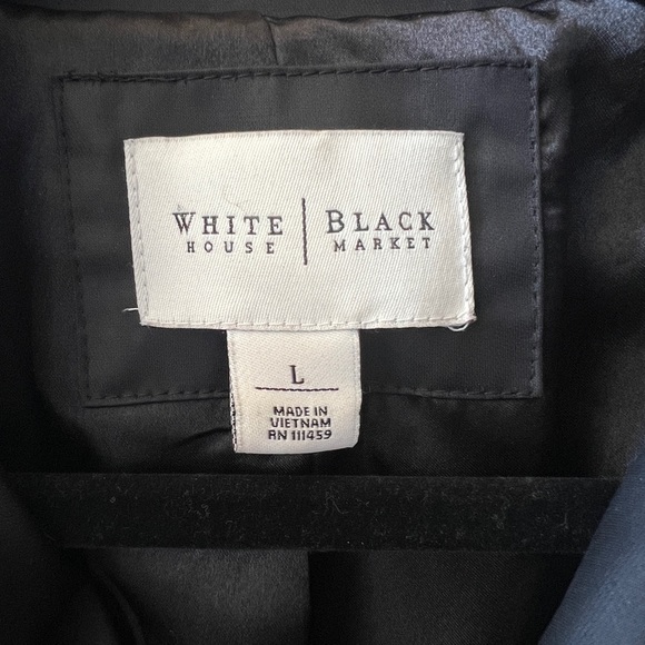 Super cute White House Black Market black “satiny” trench coat - Picture 4 of 5